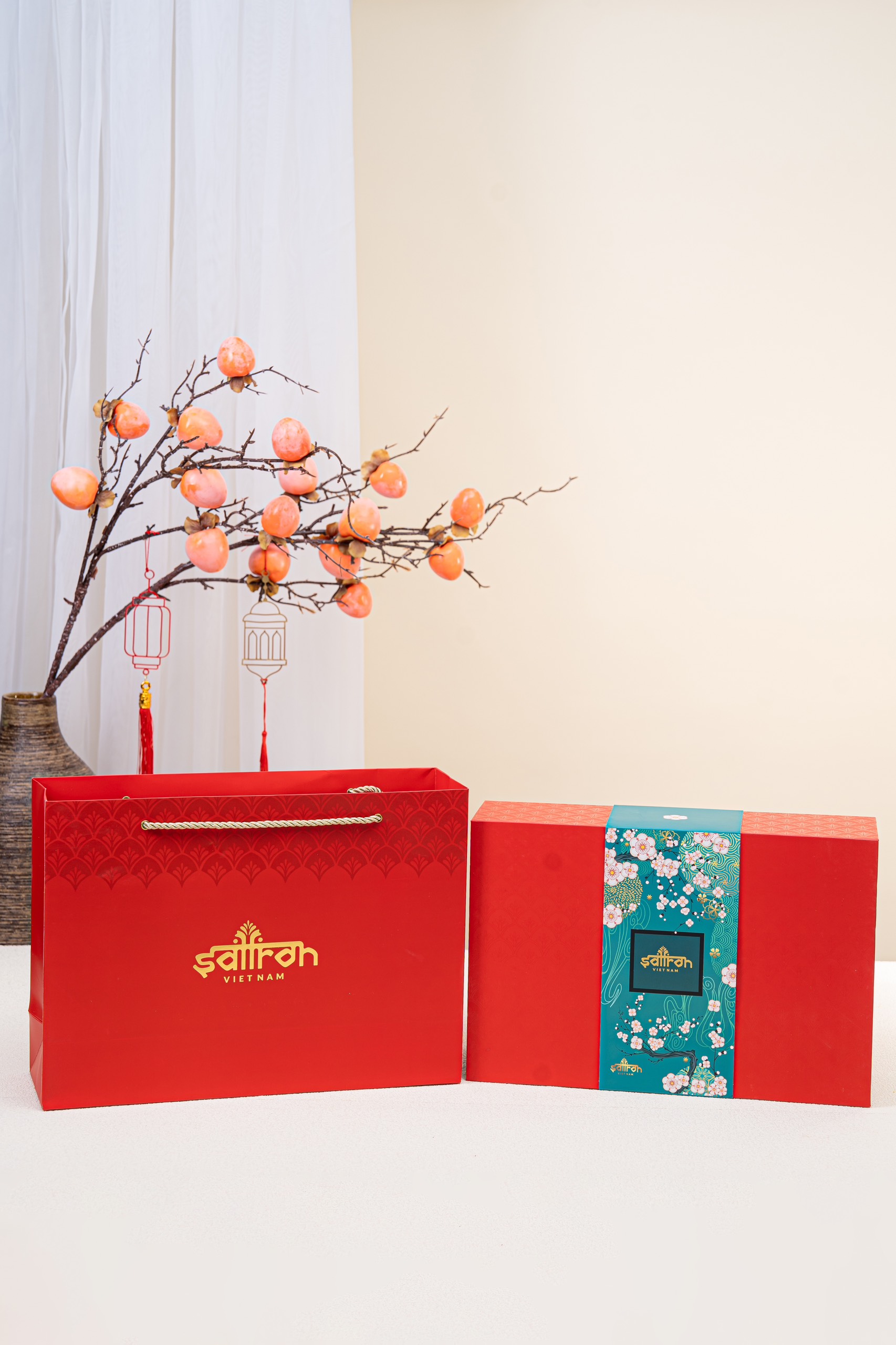 Hộp quà tết EMAD #14 - Saffron Jahan + 4 loại mứt hạt