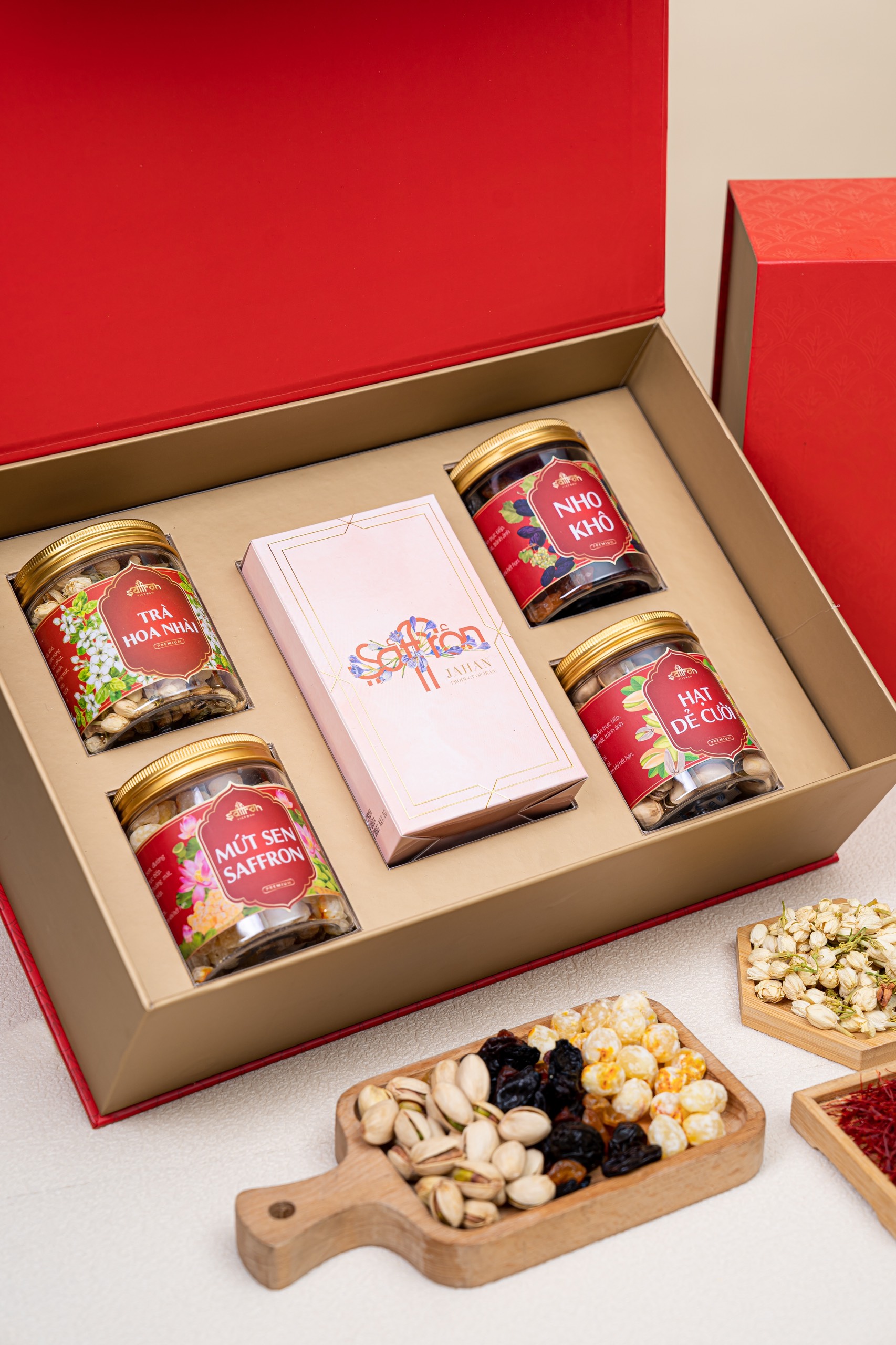 Hộp quà tết EMAD #14 - Saffron Jahan + 4 loại mứt hạt